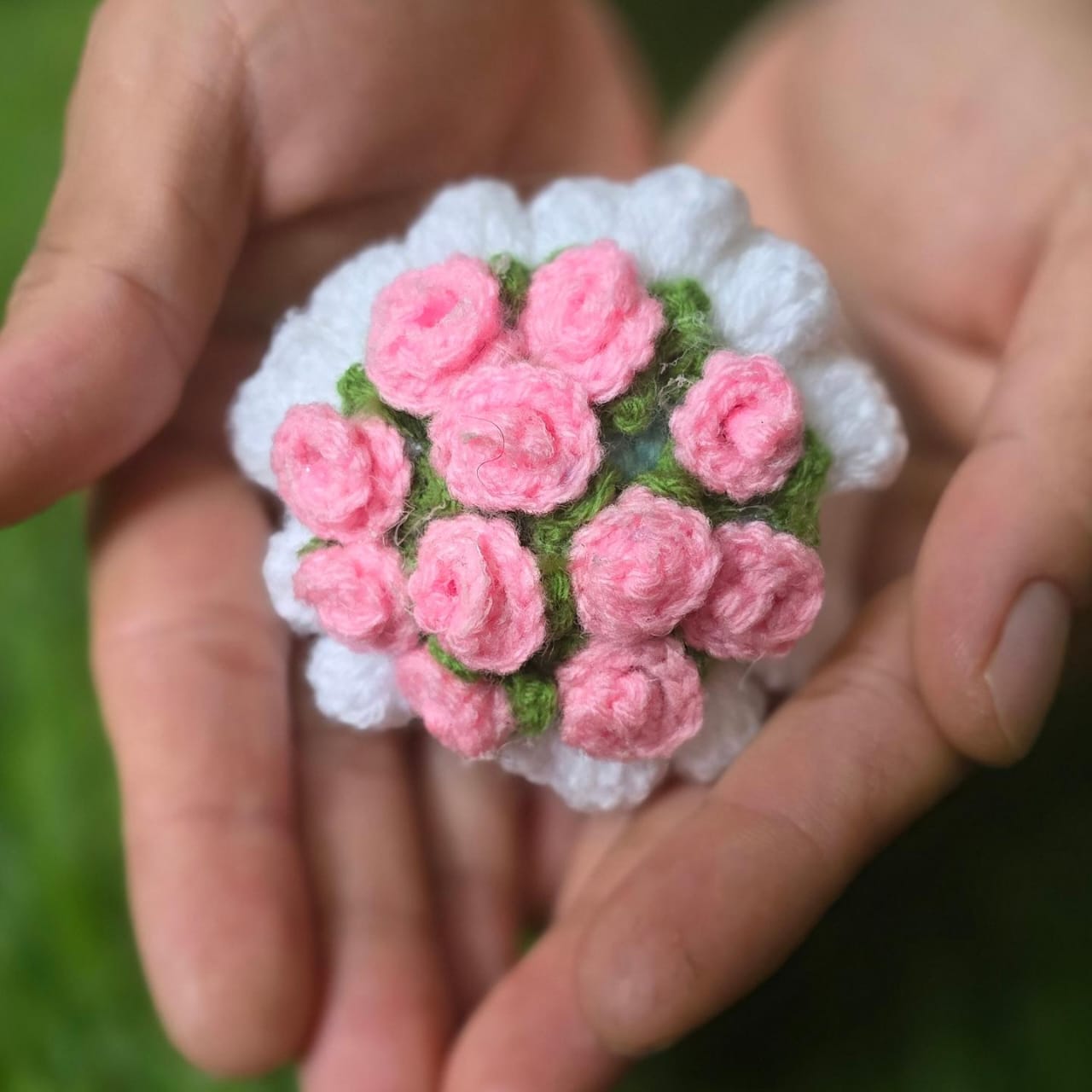 Pink rose posy